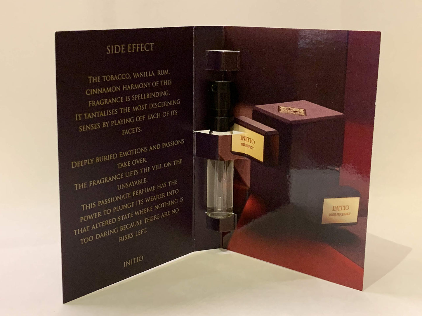 Initio 副作用 1.5ml/0.05 fl.oz. Virallinen hajuvesinäyte, Initio Side Effect 1.5ml/0.05 fl.oz. oficjalna próbka 香水，Initio Side Effect 1.5ml/0.05 fl.oz. officiellt parfymprov, Initio Side Effect 1.5ml/0.05 fl.oz.官方香水，Initio Side Effect 1.5ml/0.05 fl.oz. 